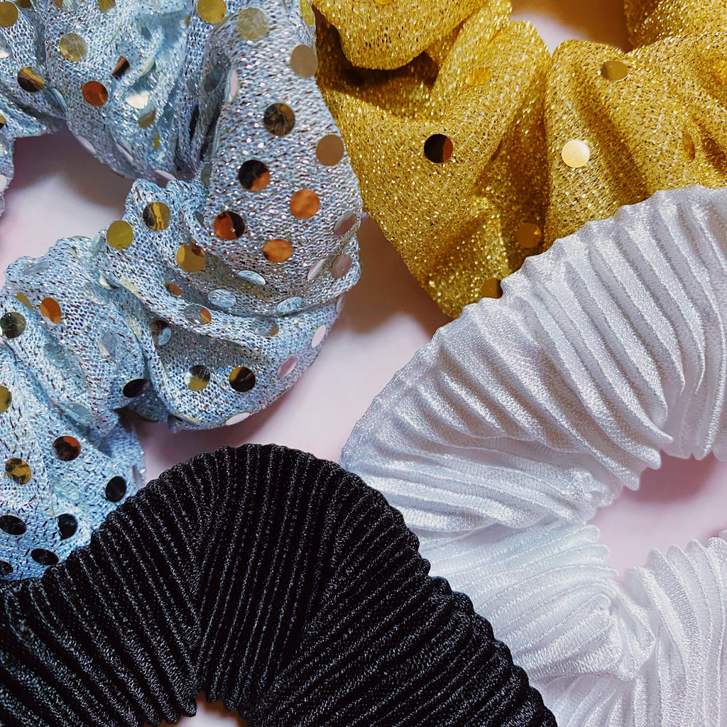 Pleats And Shimmer Scrunch Set Of 4-3